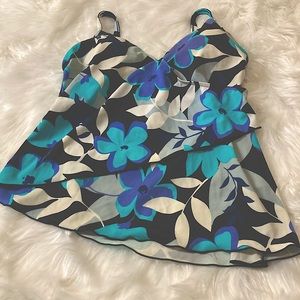 Miraclesuit tankini top only. Size 12